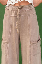 Load image into Gallery viewer, Blakely Wide Leg Cargo Sweatpants