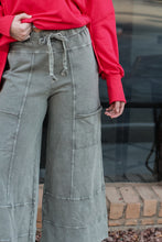 Load image into Gallery viewer, Blakely Wide Leg Cargo Sweatpants in Grey