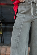Load image into Gallery viewer, Blakely Wide Leg Cargo Sweatpants in Grey