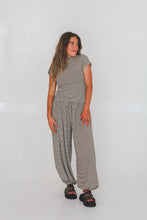 Load image into Gallery viewer, Ember Striped Set
